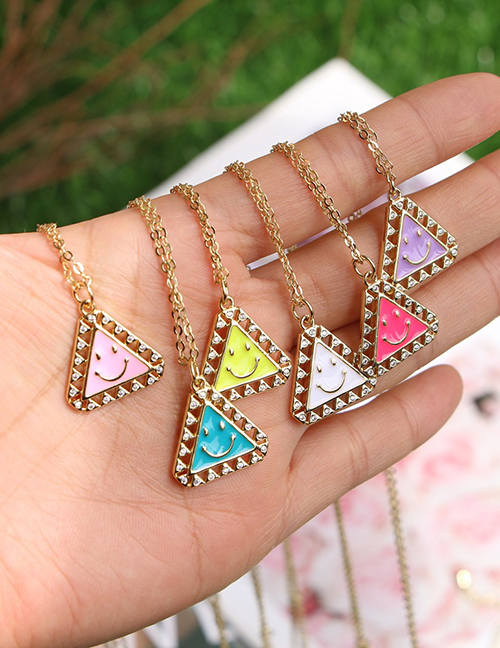 Collar De Triángulo De Diamantes Y Gota De Aceite De Latón