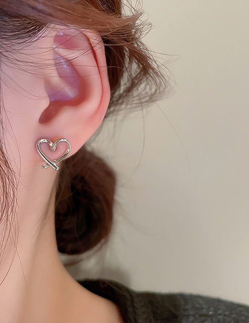 Metal Geometric Heart Ear Clip