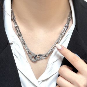 Collar De Hombre Con Cadena Geométrica De Acero Titanio.