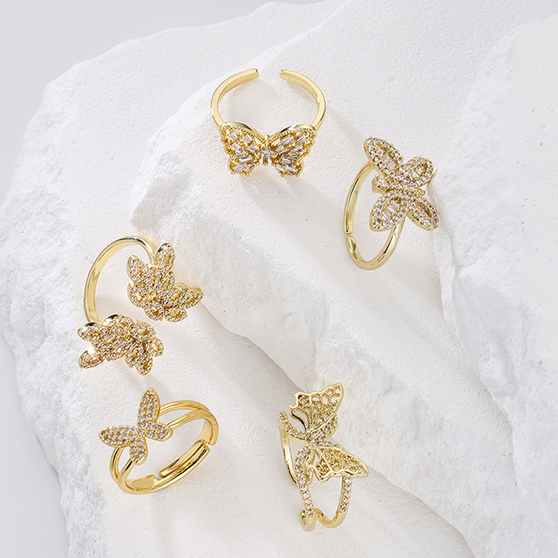 Anillo Mariposa De Cobre Bañado En Oro Con Diamantes