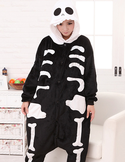 Fashion White+black Skull Shape Decorated Simple Nightgown