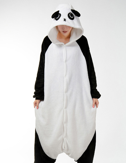 Fashion White+black Kung Fu Panda Shape Decorated Simple Nightgown