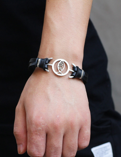 Fashion Black Buckle Decorated Bracelet