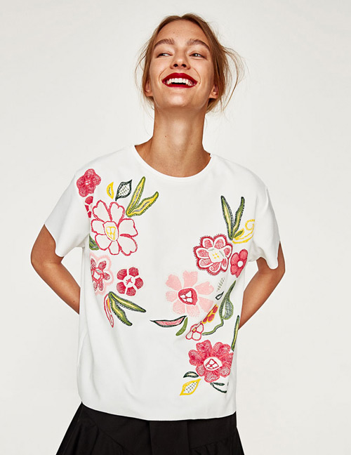 Trendy White Flower Pattern Decorated Short Sleeves T-shirt