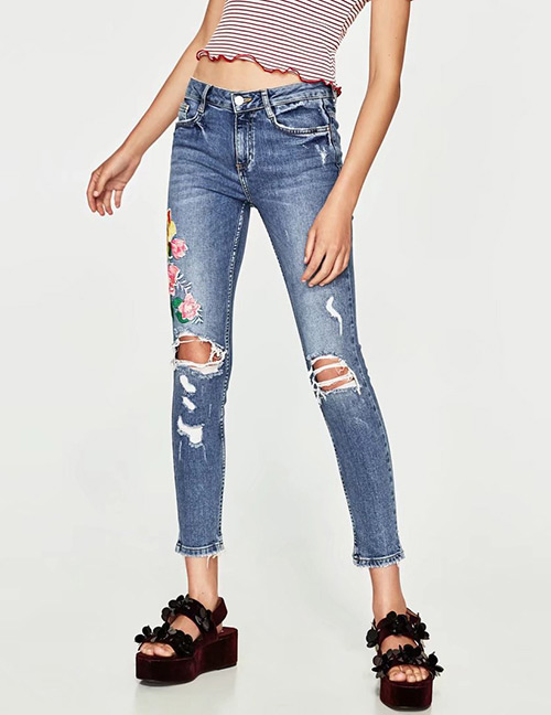Trendy Blue Embroidered Peony Decorated Simple Jeans