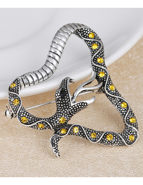 Personalized Yellow Snake Shape Decorated Simple Brooch