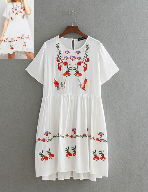 Fashion White Embroidery Flower Decorated Short Sleeves Dress