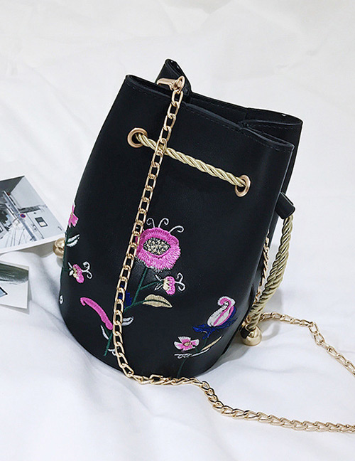 Fashion Black Embroidery Flower Decorated Bucket Shape Shoulder Bag