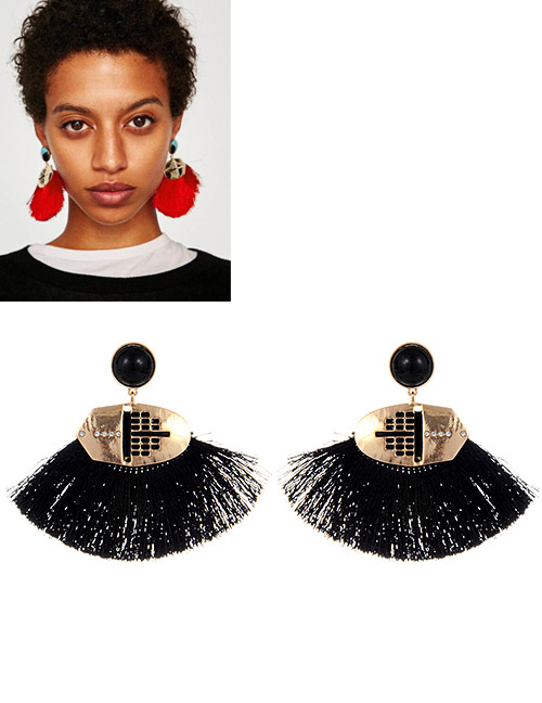 Retro Black Fan Shape Decorated Earrings