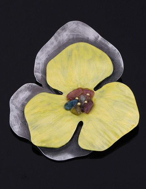 Elegant Yellow Flower Shape Decorated Brooch