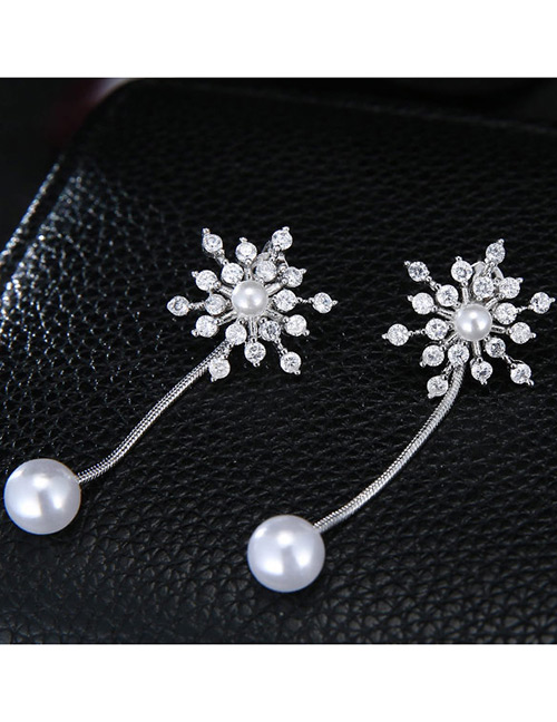 Elegant Silver Color Snowflower Shape Decorated Earrings