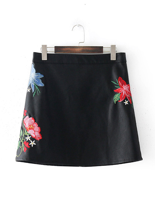 Sexy Black Embroidery Decorated Skirt