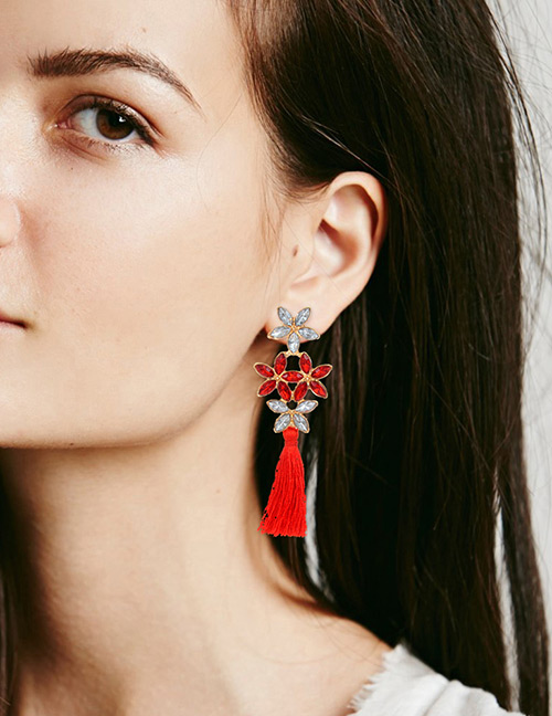 Elegant Red Flower Shape Decorated Earrings