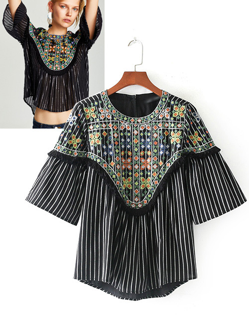Fashion Black Embroidery Flower Decorated Blouse