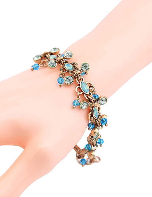 Elegant Blue Oval Shape Diamond Decorated Bracelet