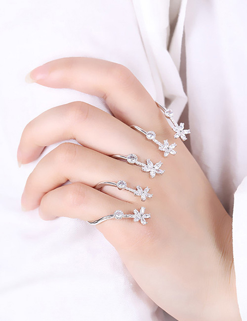 Fashion Silver Color Flower Shape Decorated Ring
