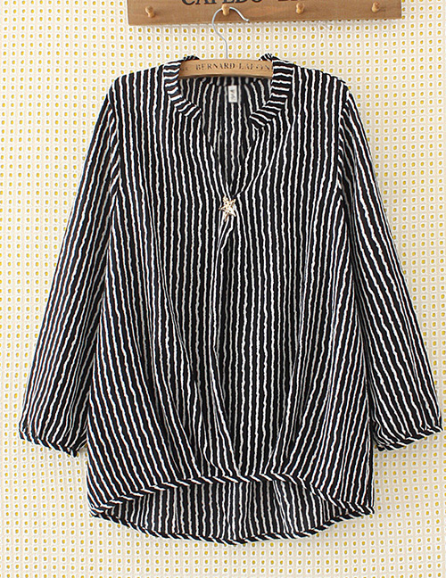 Elegant Black+white Color-macthing Decorated Shirt