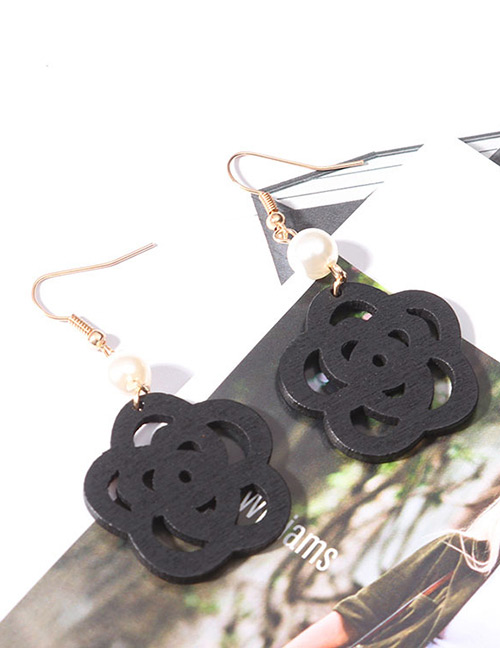 Fashion Black Flower Pendant Decorated Long Earrings