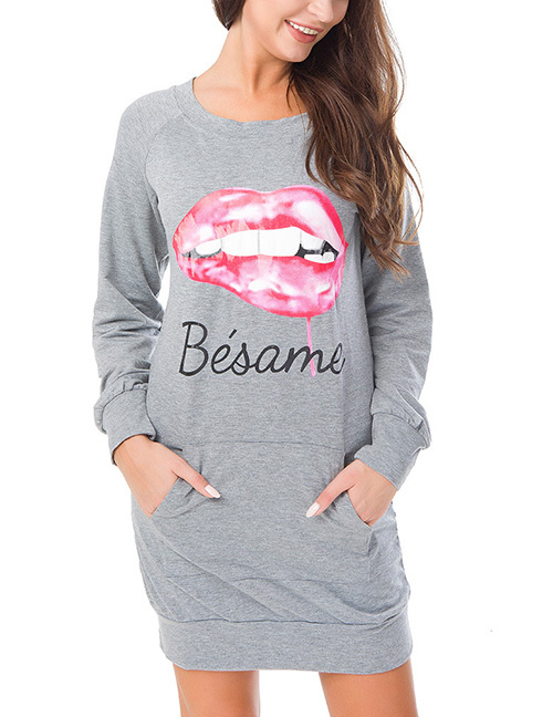 Fashion Gray Letter&lip Pattern Decorated Sweater