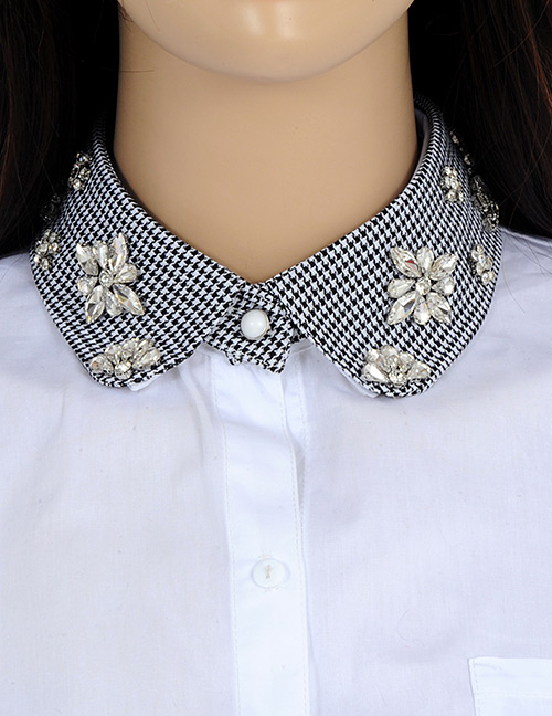 Fashion White+black Oval Shape Diamond Decorated Fake Collar