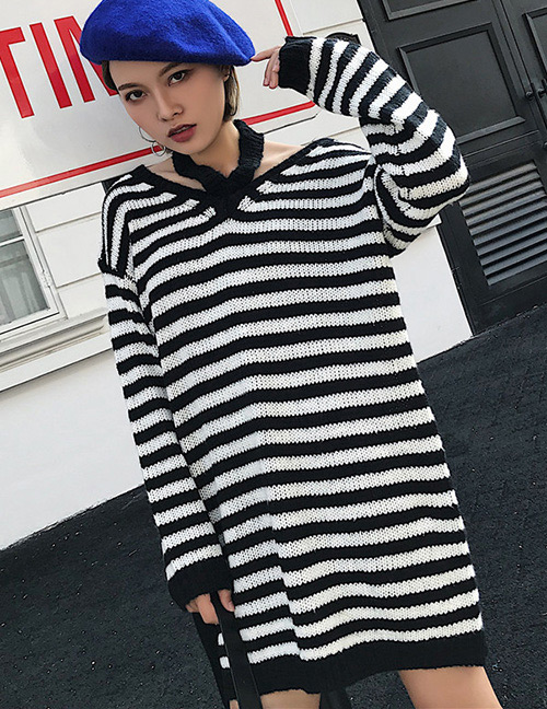 Fashion Black+white Stripe Pattern Decorated Sweater