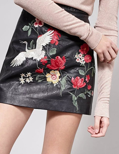 Fashion Black Flower Pattern Decorated Skirt