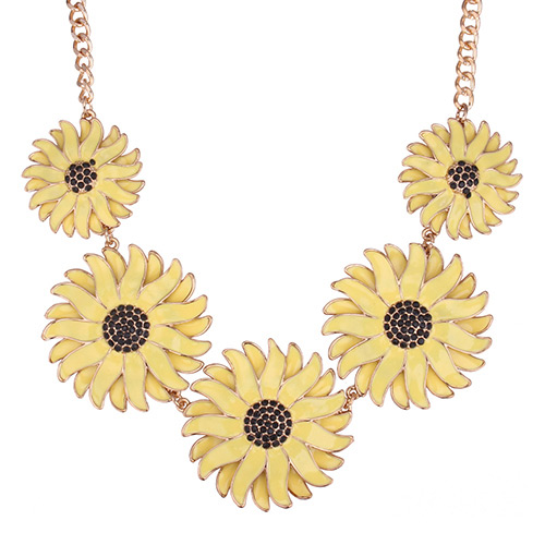 Vintage Yellow Daisy Shape Decorated Pure Color Necklace