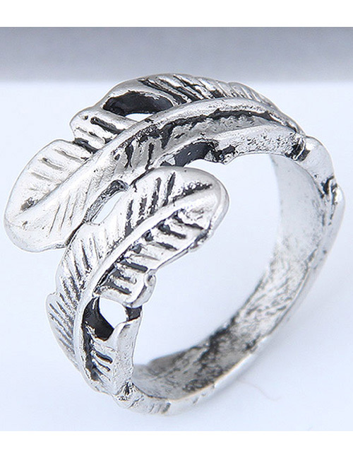 Vintage Silver Color Leaf Shape Decorated Ring
