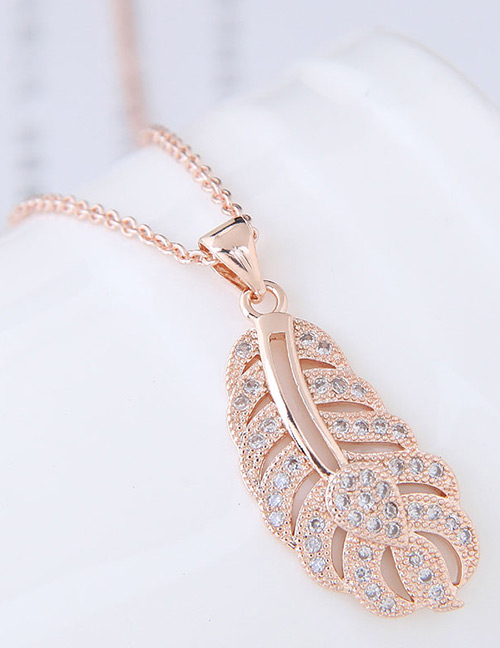 Elegant Rose Gold Hollow Out Leaf Pendant Decorated Necklace