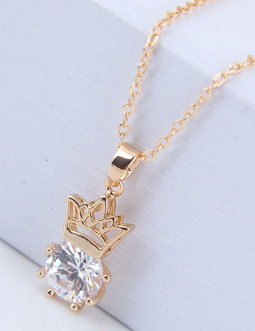 Elegant Gold Color Crown Shape Pendant Decorated Necklace