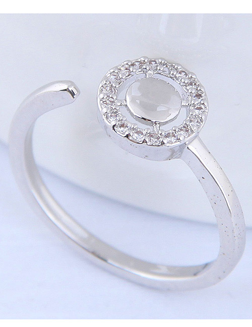 Elegant Silver Color Round Shape Decorated Ring