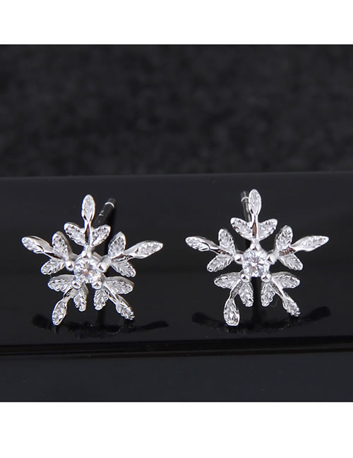 Sweet Silver Color Snowflake Shape Design Pure Color Earrings