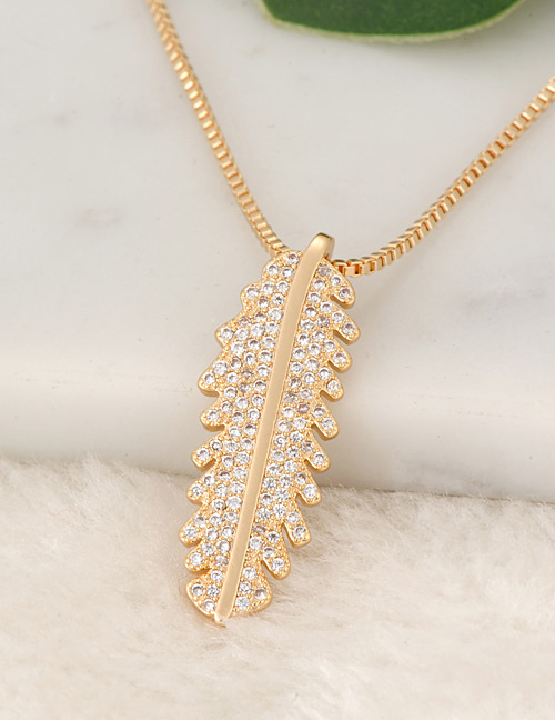 Fashion Gold Color Leaf Pendant Decorated Necklace