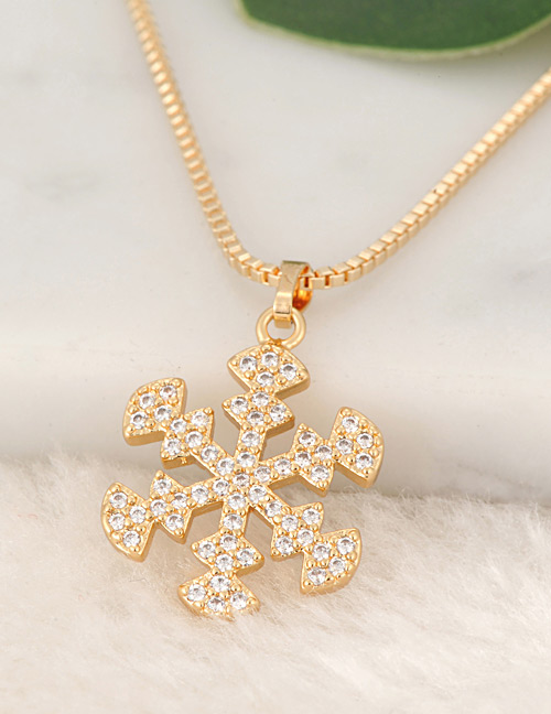 Fashion Gold Color Snowflake Pendant Decorated Necklace