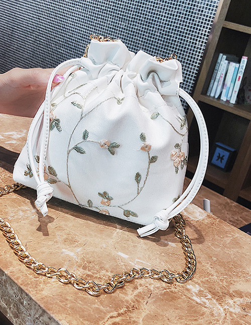Fashion White Flowers Decorated Bucket Shape Shoulder Bag