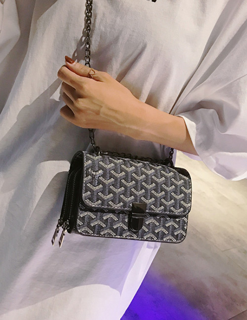 Elegant Black Letter Pattern Decorated Shoulder Bag