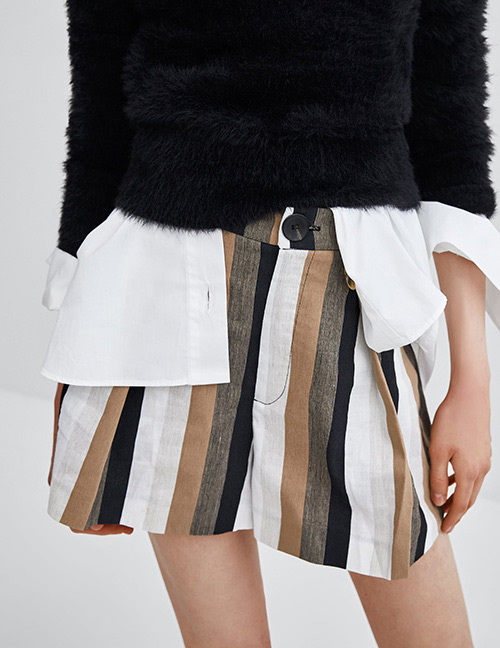 Fashion Multi-color Stripe Pattern Decorated Short Pants