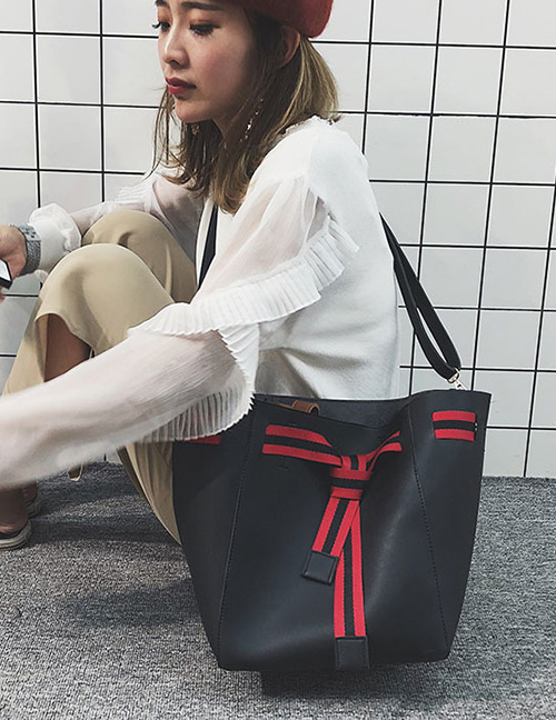 Fashion Black Stripe Pattern Decorated Bag