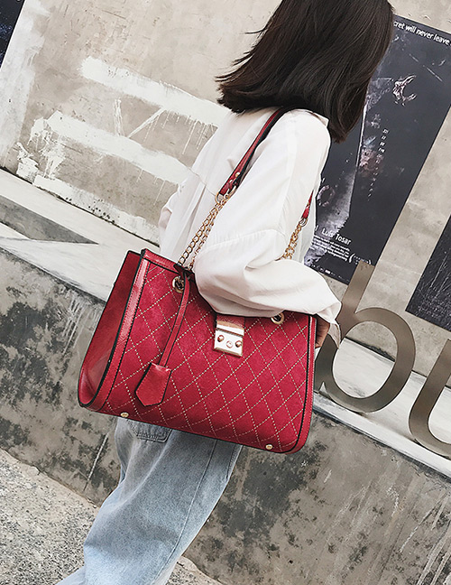Fashion Red Buckle Shape Decorated Shoulder Bag