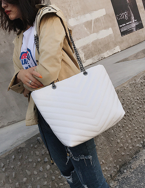 Fashion White Pure Color Decorated Shoulder Bag