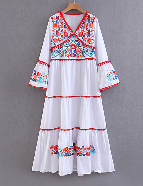 Fashion White Embroidered Flower Decorated V Neckline Dress