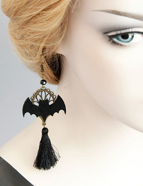 Fashion Black Bat Shape Decorated Earrings