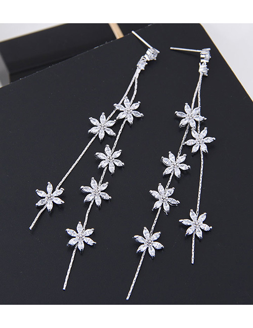 Elegant White Flowers Decorated Tassel Earrings