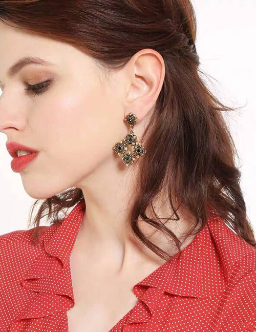 Elegant Gold Color Hollow Out Flower Shape Design Earrings
