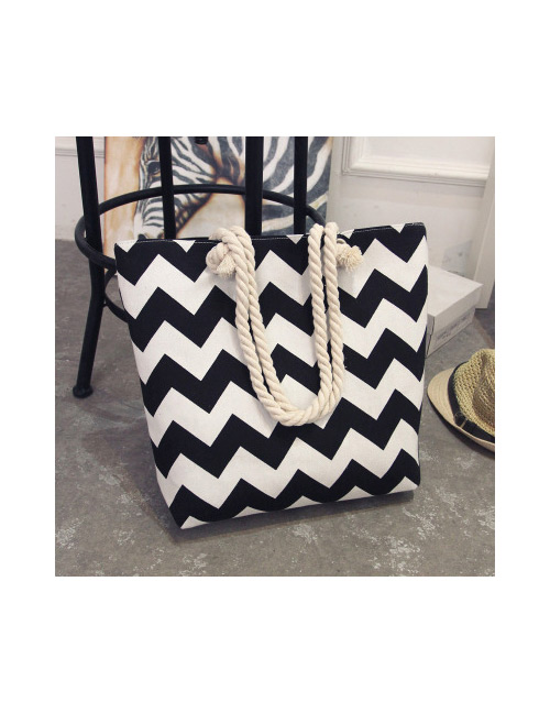 Fashion Black Sawtooth Pattern Decorated Bag