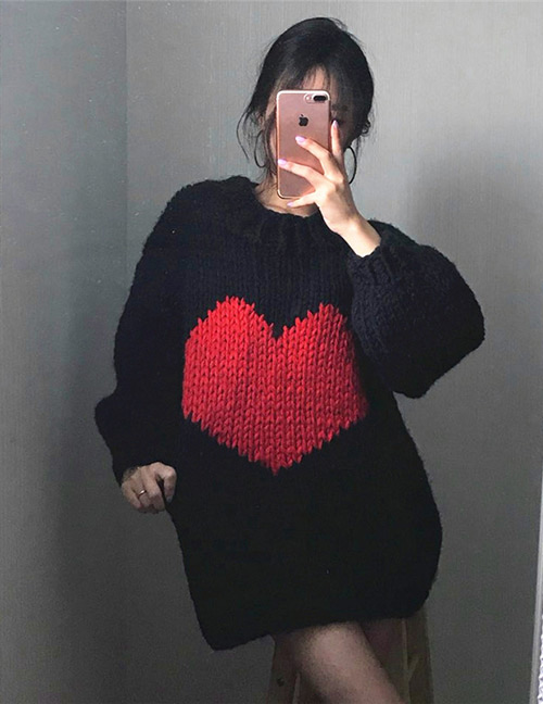 Fashion Black Heart Pattern Decorated Sweater