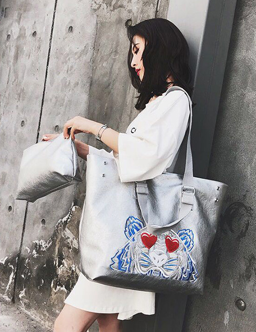 Fashion Silver Color Heart Pattern Decorated Handbag