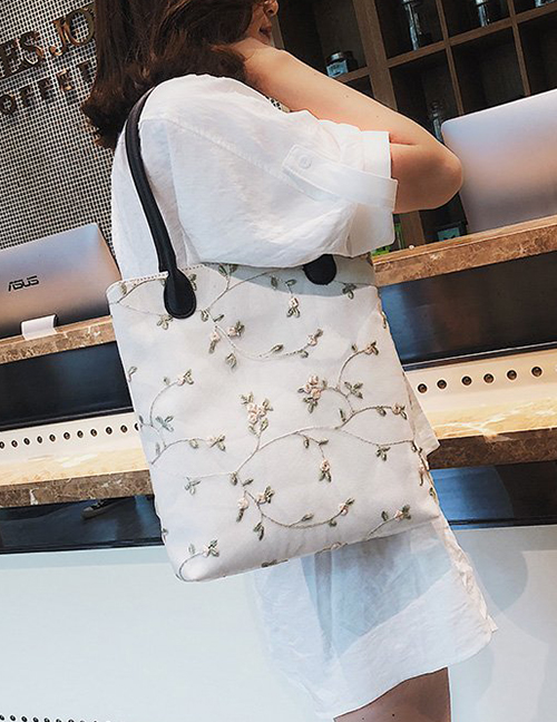 Fashion Black Flower Pattern Decorated Handbag