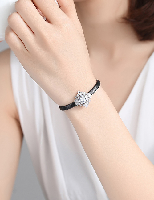 Fashion Silver Color Diamond Decorated Bracelet
