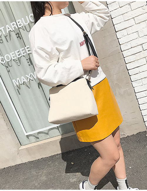 Fashion White Pure Color Decorated Shoulder Bag